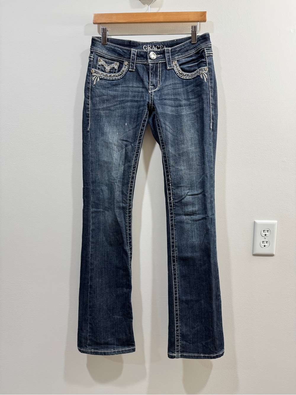 Y2K Grace Women's Dark Blue Flared Jeans with Embroidered Pockets Sz 26